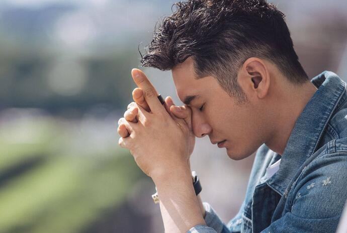 男人分手不想亲近表现，有哪些？