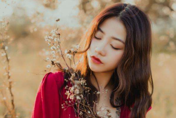 和女朋友分手了想挽回怎么办？学会这些才能挽回心爱的她